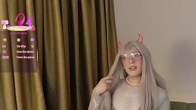 Snapshot of Breidyhard chatting on October 25, 5:20 am Breidyhard online show from October 25, 5:20 am