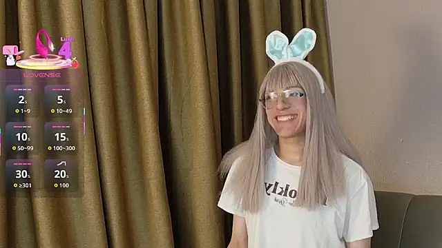 Snapshot of Breidyhard chatting on October 28, 4:04 am Breidyhard online show from October 28, 4:04 am