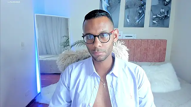 Snapshot of KingEdward_ chatting on September 19, 1:39 am KingEdward online show from September 19, 1:39 am