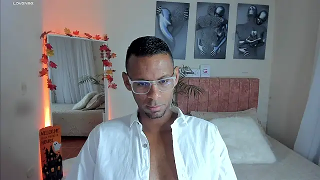 KingEdward  online show from October 30, 10:16 am