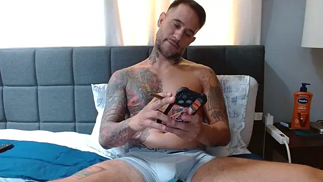 SexyFitDaddyy online show from September 16, 4:30 pm