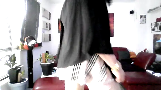 Snapshot of hellgirl1980 chatting on September 9, 4:39 pm hellgirl1980 online show from September 9, 4:39 pm