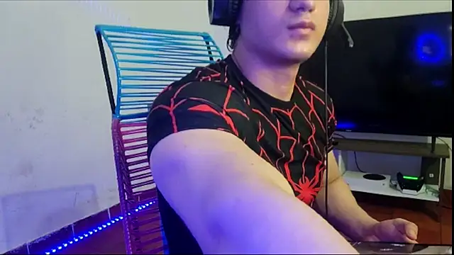 Snapshot of ErickWalton chatting on November 2, 8:07 am ErickWalton online show from November 2, 8:07 am