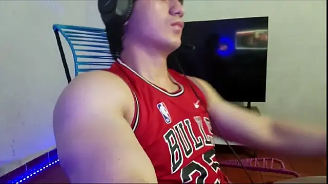 Snapshot of ErickWalton chatting on October 27, 7:32 am ErickWalton online show from October 27, 7:32 am