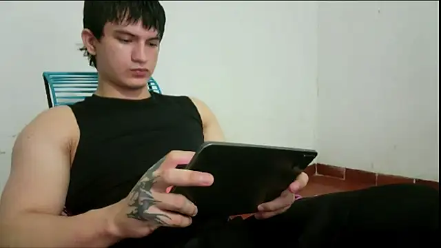 Snapshot of ErickWalton chatting on October 16, 6:21 am ErickWalton online show from October 16, 6:21 am