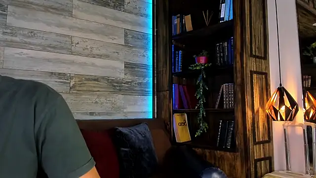 B Wild online show from April 25, 3:20 am