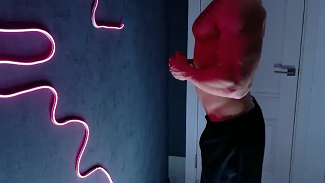 James  Noah online show from October 18, 9:31 pm