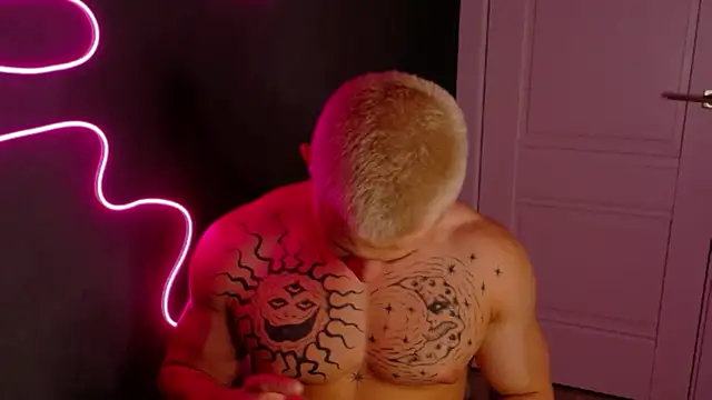 James  Noah online show from October 15, 9:22 pm