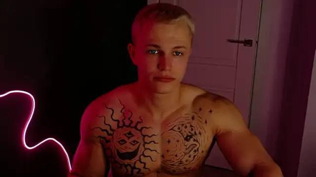 James  Noah online show from October 25, 10:00 pm