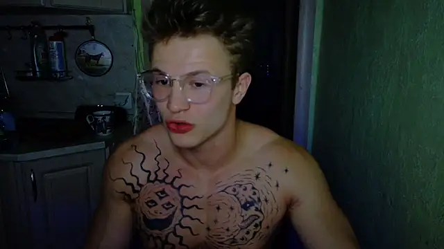 Snapshot of James__Noah chatting on September 24, 10:19 pm James Noah online show from September 24, 10:19 pm