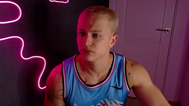 James  Noah online show from October 21, 8:34 pm