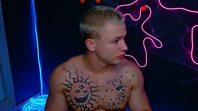 James  Noah online show from October 31, 11:08 pm