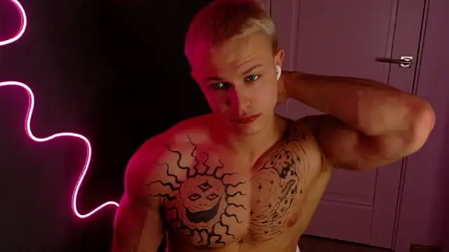 James  Noah online show from October 22, 9:18 pm