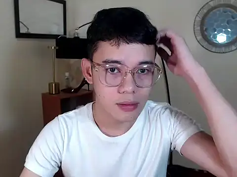 Snapshot of keirflorianxx chatting on October 3, 10:20 am keirflorianxx online show from October 3, 10:20 am