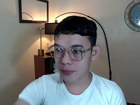 Snapshot of keirflorianxx chatting on October 1, 11:19 pm keirflorianxx online show from October 1, 11:19 pm