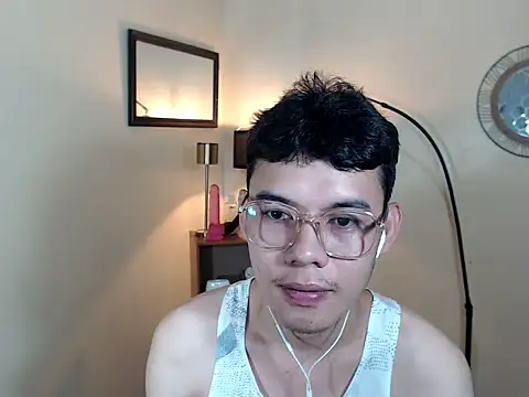 Snapshot of keirflorianxx chatting on October 14, 5:47 am keirflorianxx online show from October 14, 5:47 am