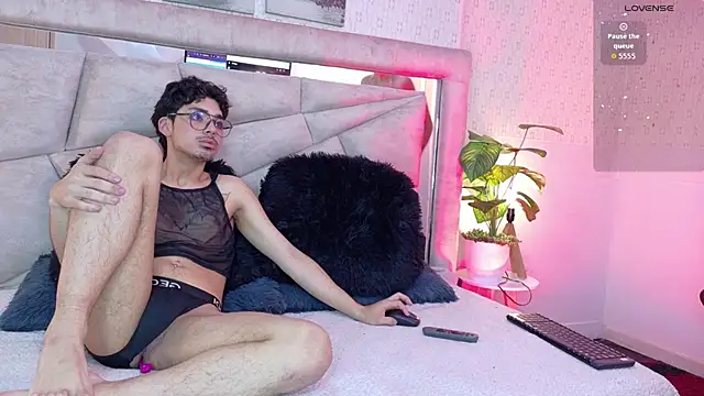 LucayLeo online show from October 17, 4:49 am