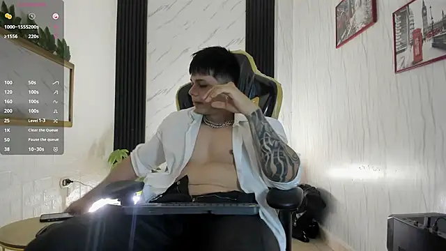 Snapshot of xKevyn chatting on October 29, 12:30 pm xKevyn online show from October 29, 12:30 pm