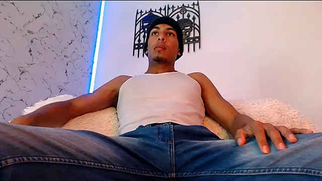 Snapshot of lorian_vikel chatting on October 18, 9:53 pm lorian vikel online show from October 18, 9:53 pm