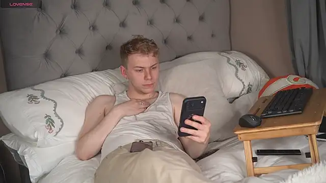 scottishtwink01 online show from June 5, 10:48 pm