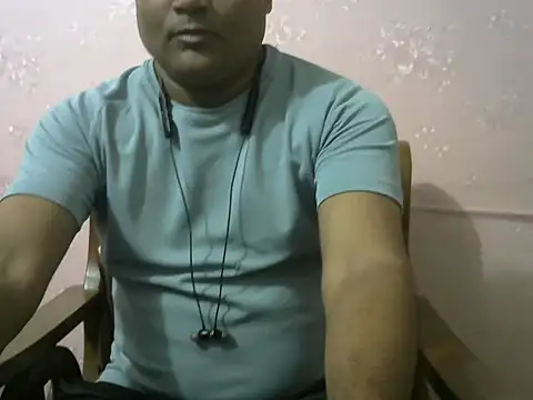 Snapshot of Famit025 chatting on September 24, 8:29 pm Famit025 online show from September 24, 8:29 pm