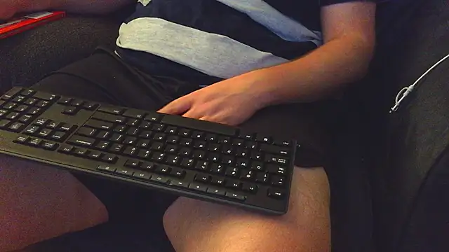 thighguy30 online show from October 25, 12:34 am