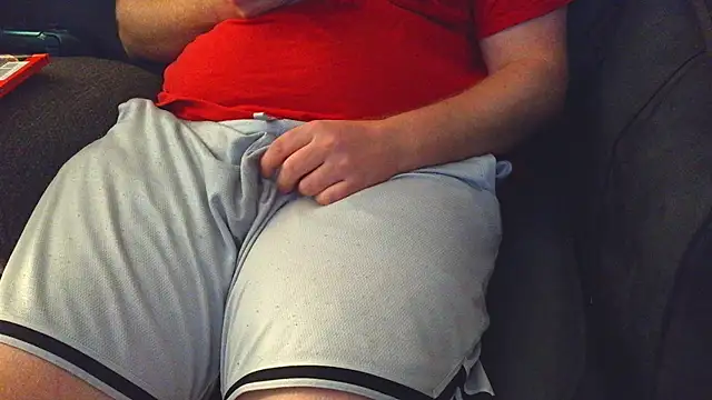 Snapshot of thighguy30 chatting on October 7, 7:29 pm thighguy30 online show from October 7, 7:29 pm