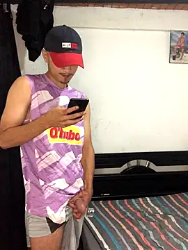 Snapshot of CORONEL_32 chatting on September 23, 3:17 am CORONEL 32 online show from September 23, 3:17 am