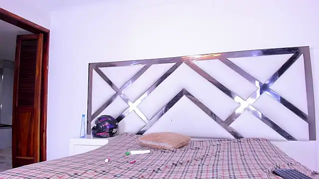 kingmaverickx online show from April 9, 6:52 am