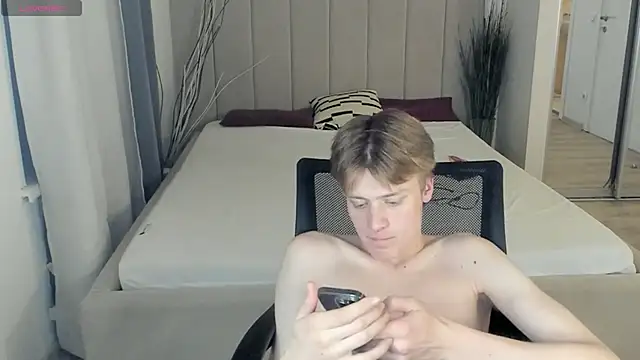 LouieEvans online show from October 21, 11:40 pm