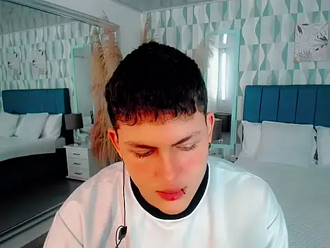 Axel savage online show from November 25, 1:02 pm