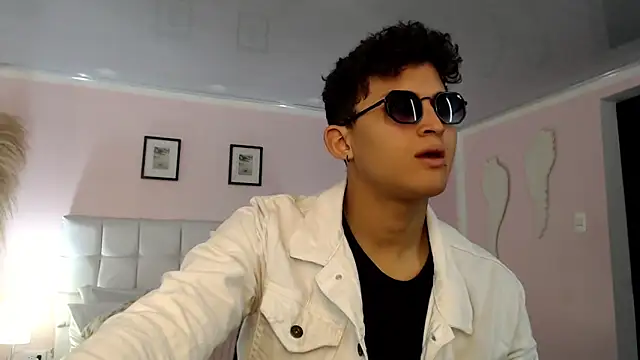 Snapshot of Axel_savage chatting on September 24, 12:25 pm Axel savage online show from September 24, 12:25 pm