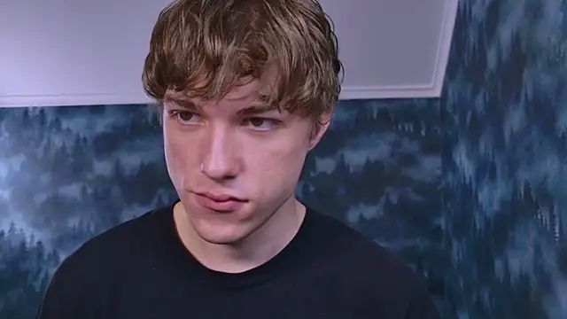 Snapshot of MarkShot_ chatting on October 24, 4:52 pm MarkShot online show from October 24, 4:52 pm