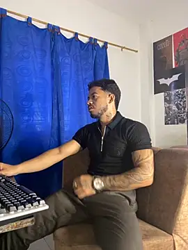 Snapshot of DavideVentura_ chatting on September 13, 3:57 pm DavideVentura online show from September 13, 3:57 pm