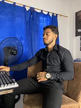 Snapshot of DavideVentura_ chatting on September 22, 1:10 pm DavideVentura online show from September 22, 1:10 pm