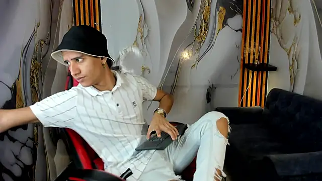 Snapshot of Ken_BoySlim chatting on September 17, 10:00 pm Ken BoySlim online show from September 17, 10:00 pm