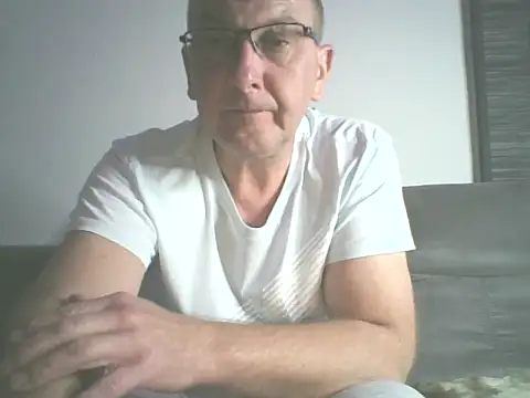 Snapshot of niezlomny75 chatting on September 24, 11:03 pm niezlomny75 online show from September 24, 11:03 pm