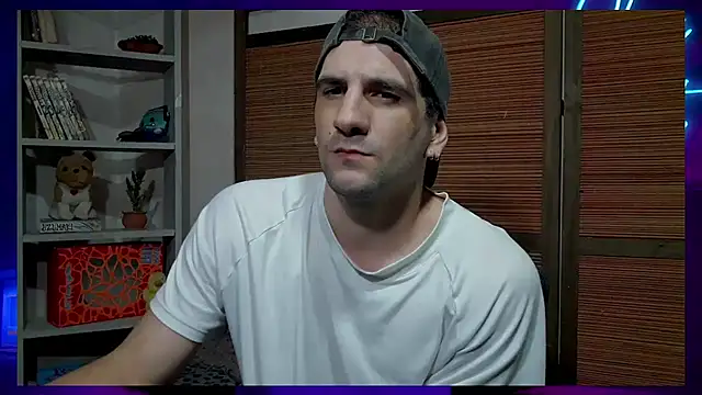 Snapshot of ObeyLust chatting on September 30, 2:18 am ObeyLust online show from September 30, 2:18 am
