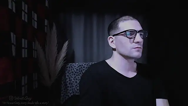 Snapshot of ObeyLust chatting on October 14, 2:18 am ObeyLust online show from October 14, 2:18 am