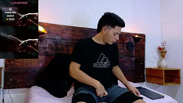 Snapshot of JhosuaVega chatting on October 9, 6:57 pm JhosuaVega online show from October 9, 6:57 pm