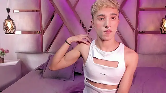 sweetsanti online show from October 14, 7:21 pm