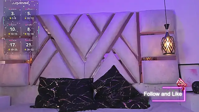 sweetsanti online show from October 25, 8:43 pm