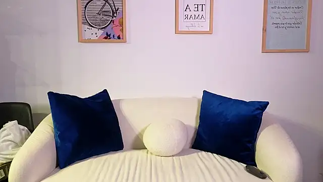 sweetsanti online show from October 23, 8:12 pm