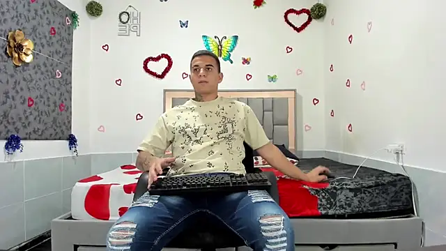 Alejokeler online show from September 18, 3:30 am