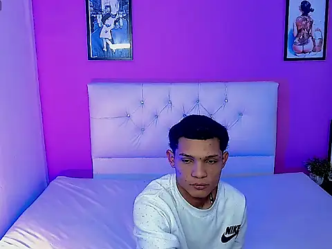 Snapshot of EL_VENEZOLANO_22CM chatting on September 22, 5:40 am EL VENEZOLANO 22CM online show from September 22, 5:40 am