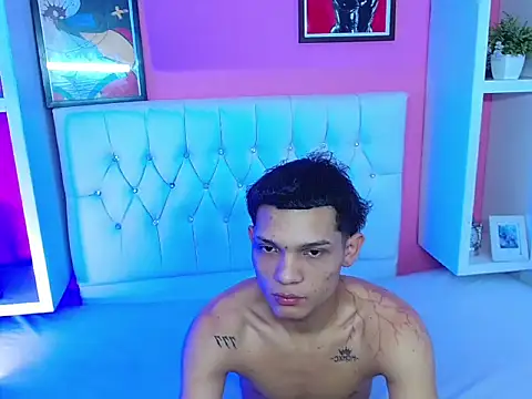 Snapshot of EL_VENEZOLANO_22CM chatting on September 21, 5:29 am EL VENEZOLANO 22CM online show from September 21, 5:29 am