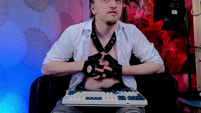 Vincent Hardman online show from April 3, 8:38 pm