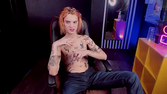 ArchiehalI online show from October 18, 9:42 pm