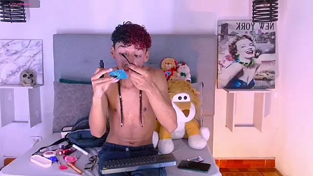 Billie Turner  online show from November 3, 5:00 am