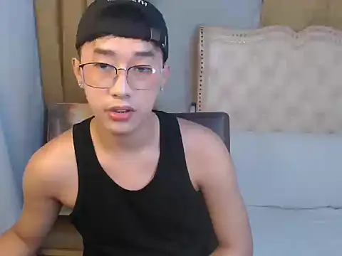 Snapshot of mr_chandy chatting on October 15, 11:18 am mr chandy online show from October 15, 11:18 am